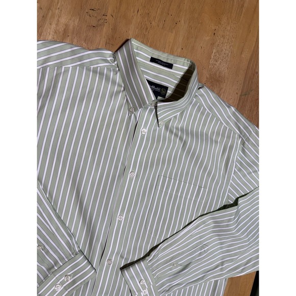 Eddie Bauer Other - Eddie Bauer Shirt Mens L Green White Stripe Wrinkle Resistant Cotton Relaxed Fit